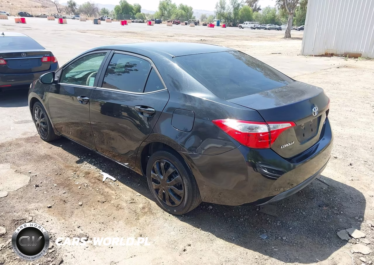 2014 Toyota Corolla Le VIN:5YFBURHE1EP063445 - 3