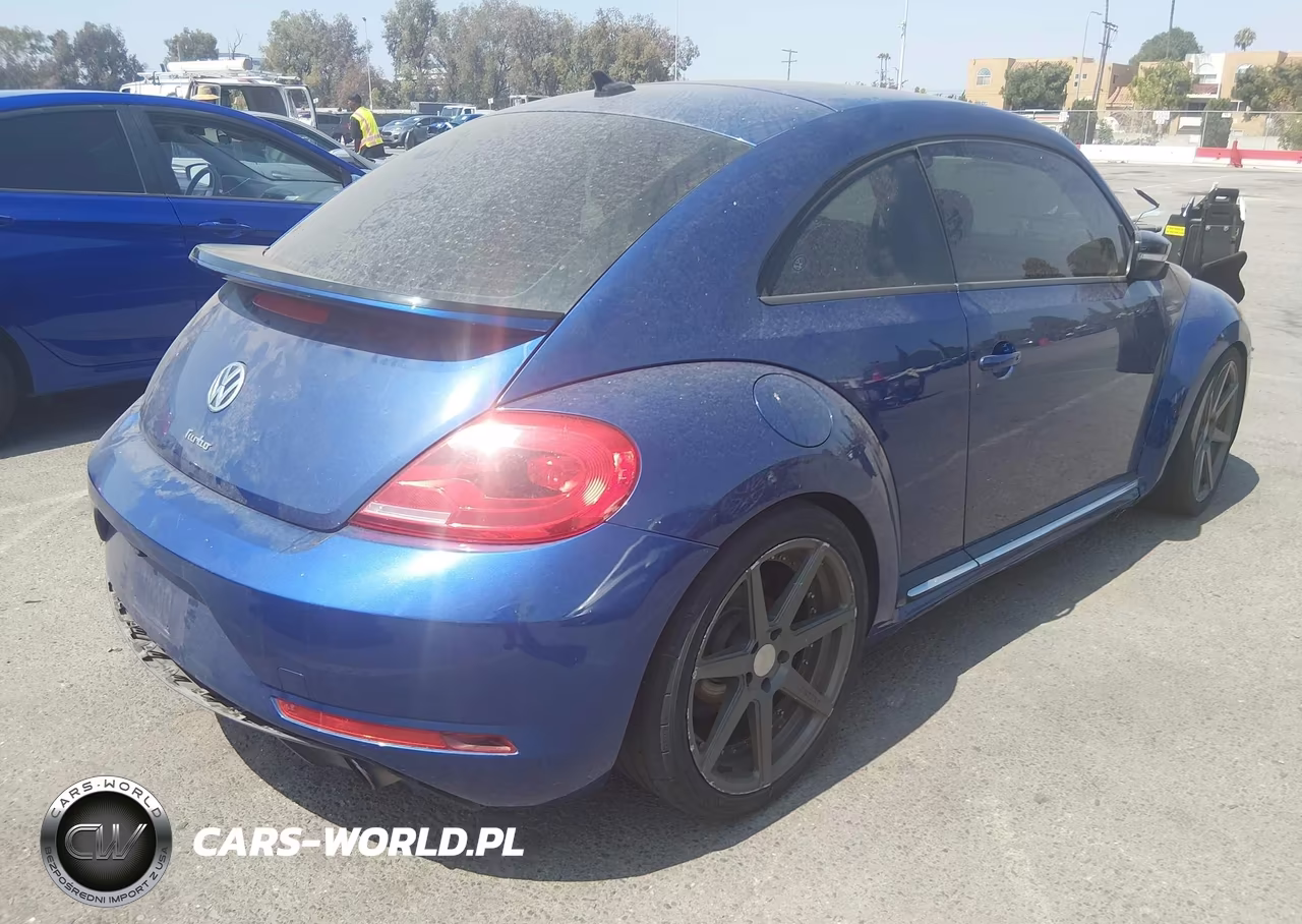 2014 Volkswagen Beetle 2.0T R-Line VIN:3VWVT7AT4EM609639 - 4