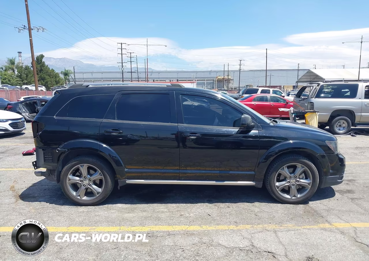 2017 Dodge Journey Crossroad Plus VIN:3C4PDCGG7HT613352 - 14