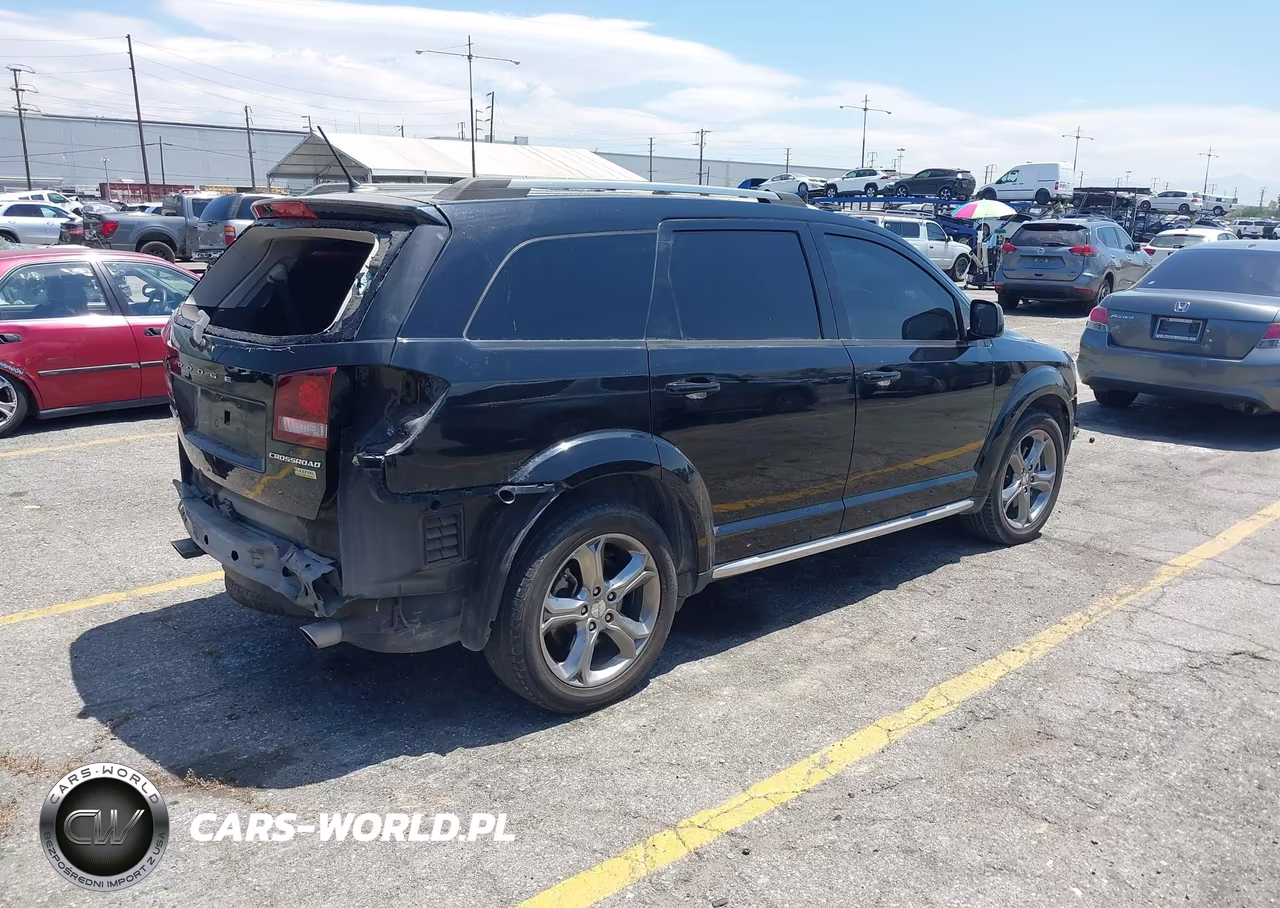 2017 Dodge Journey Crossroad Plus VIN:3C4PDCGG7HT613352 - 4
