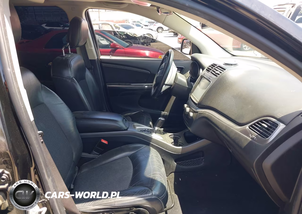 2017 Dodge Journey Crossroad Plus VIN:3C4PDCGG7HT613352 - 5
