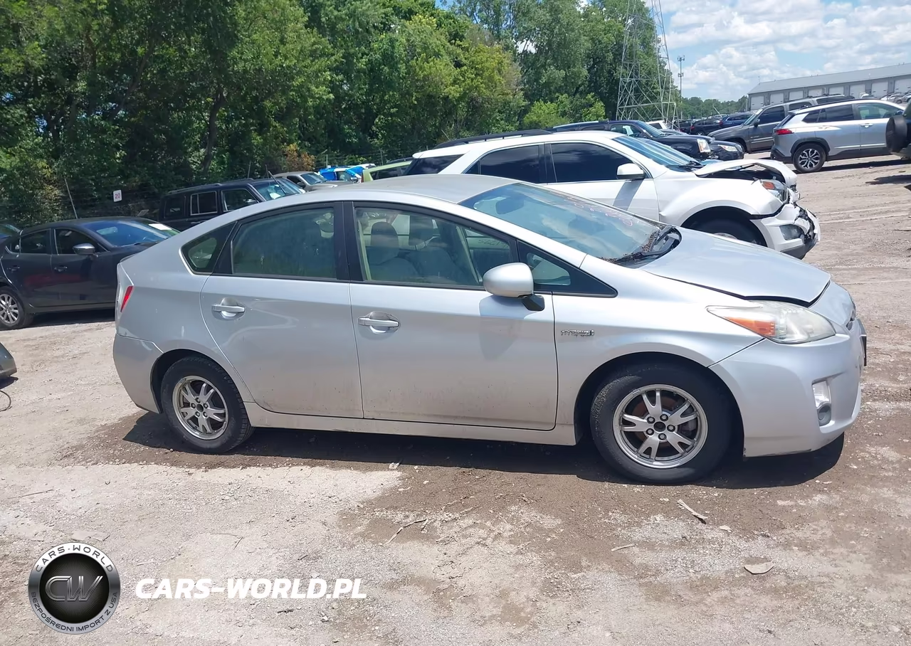 2011 Toyota Prius Two VIN:JTDKN3DU8B5336400 - 13