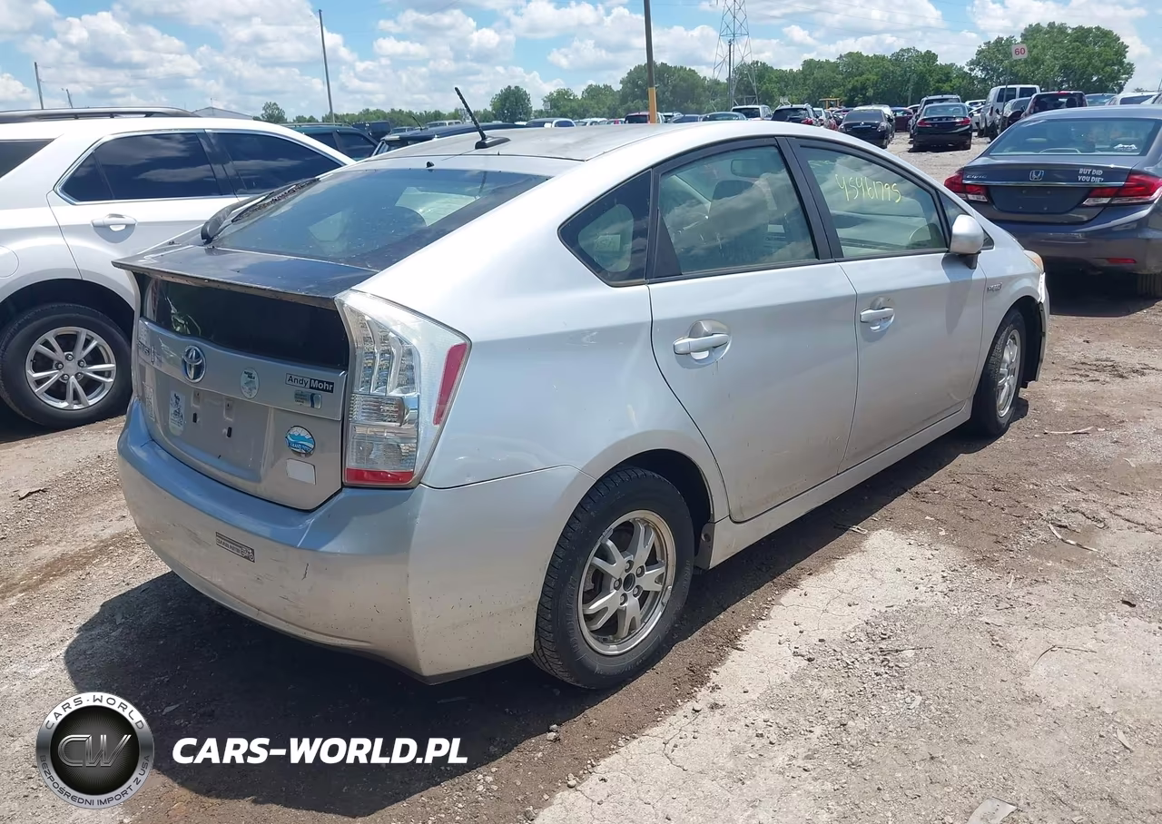 2011 Toyota Prius Two VIN:JTDKN3DU8B5336400 - 4