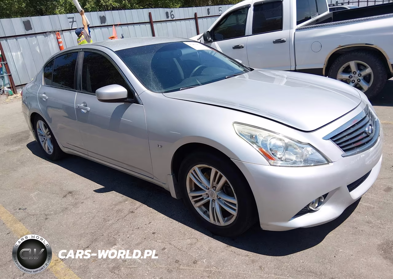 2015 Infiniti Q40 – zdjęcie 1 z 16