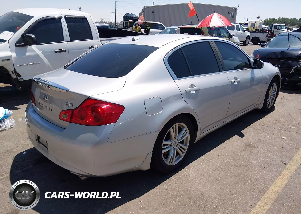 2015 Infiniti Q40 VIN:JN1CV6AP9FM503561 - 4