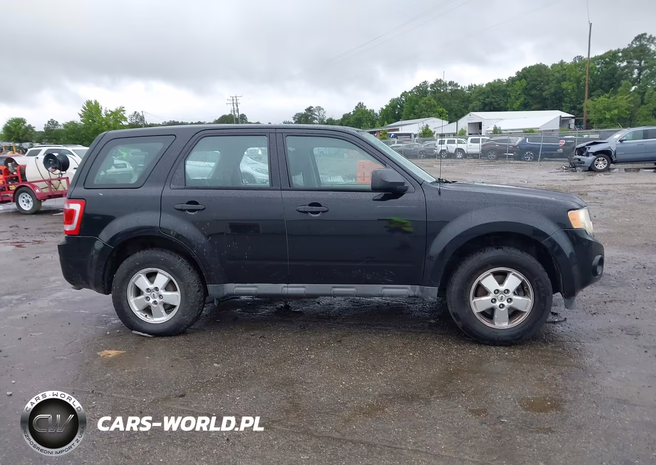 2010 Ford Escape Xls VIN:1FMCU0C73AKD16939 - 14