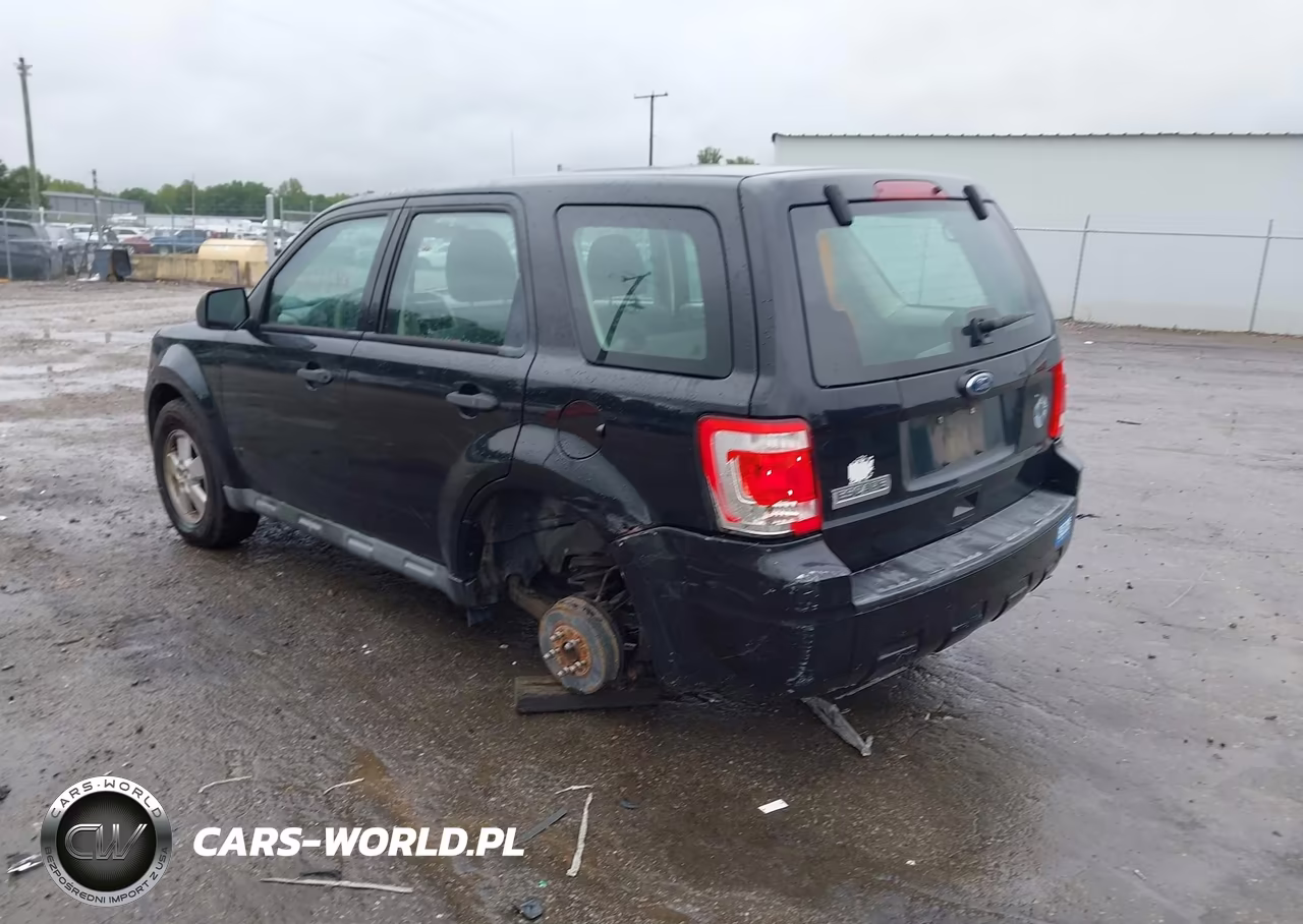 2010 Ford Escape Xls VIN:1FMCU0C73AKD16939 - 3