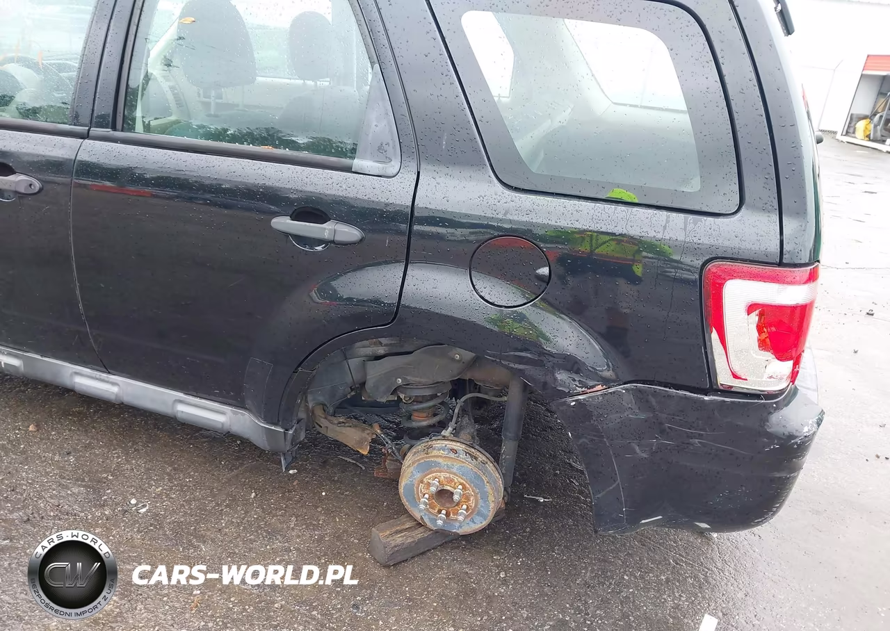 2010 Ford Escape Xls VIN:1FMCU0C73AKD16939 - 6