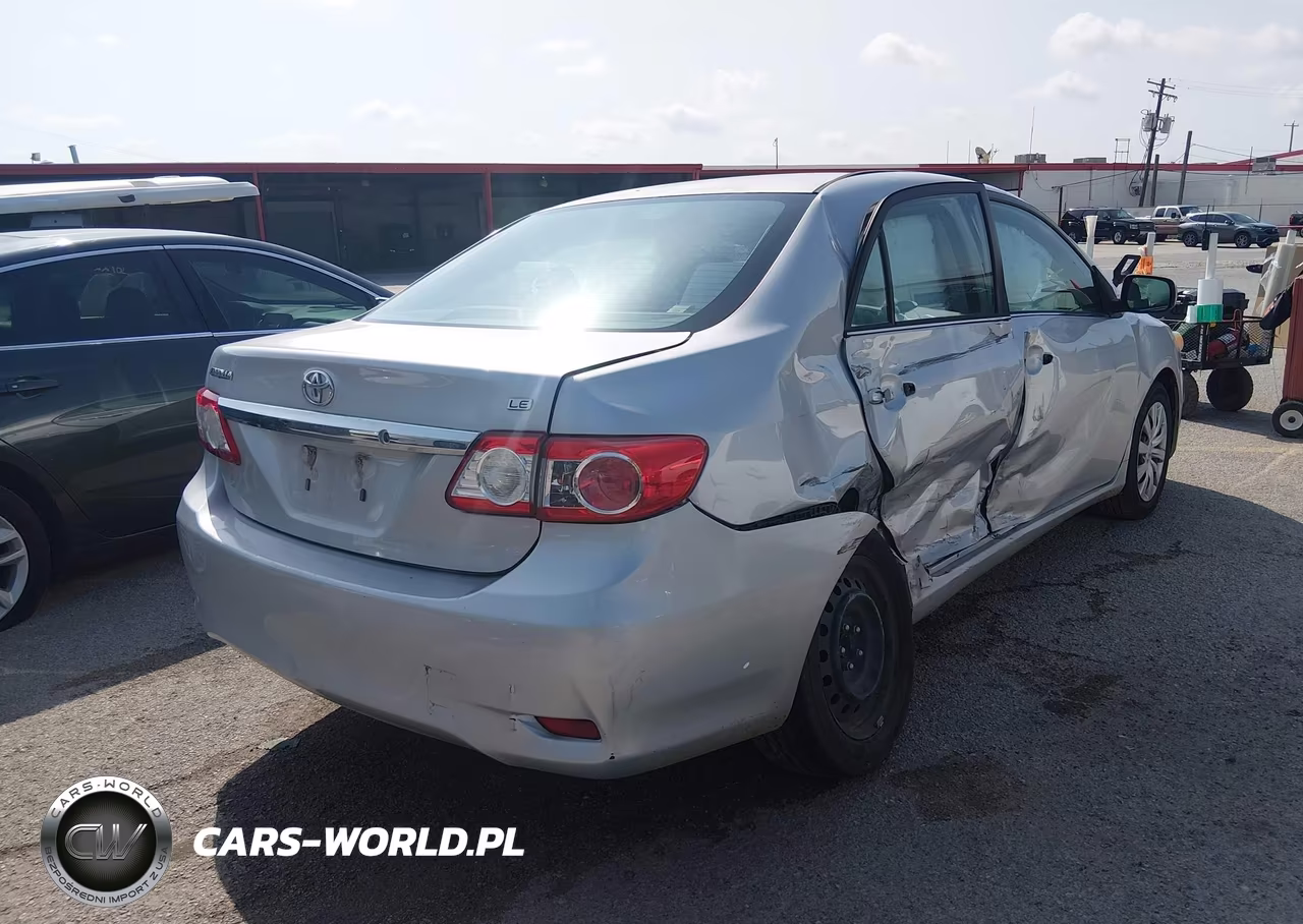 2013 Toyota Corolla Le VIN:5YFBU4EE5DP138072 - 4