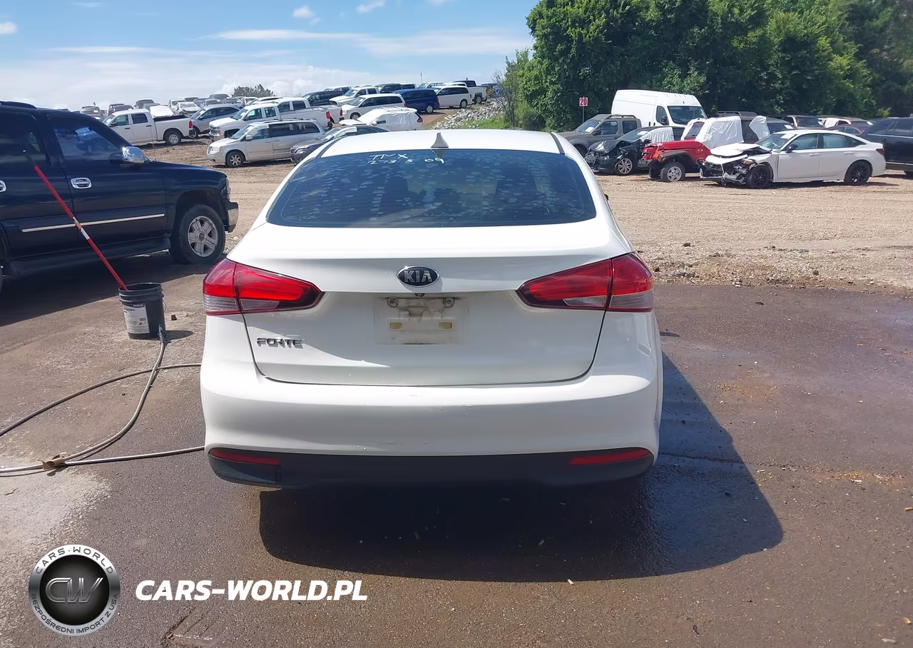 2018 Kia Forte Lx VIN:3KPFK4A78JE273509 - 16