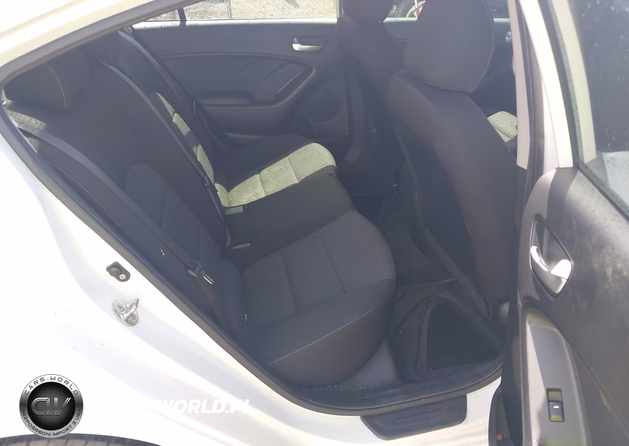2018 Kia Forte Lx VIN:3KPFK4A78JE273509 - 8