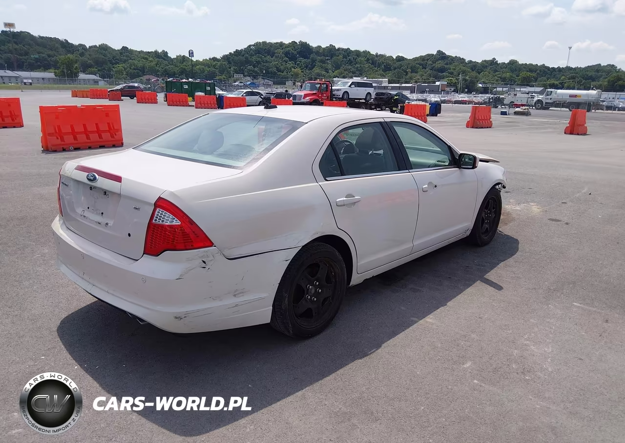2011 Ford Fusion Se VIN:3FAHP0HA8BR185063 - 4