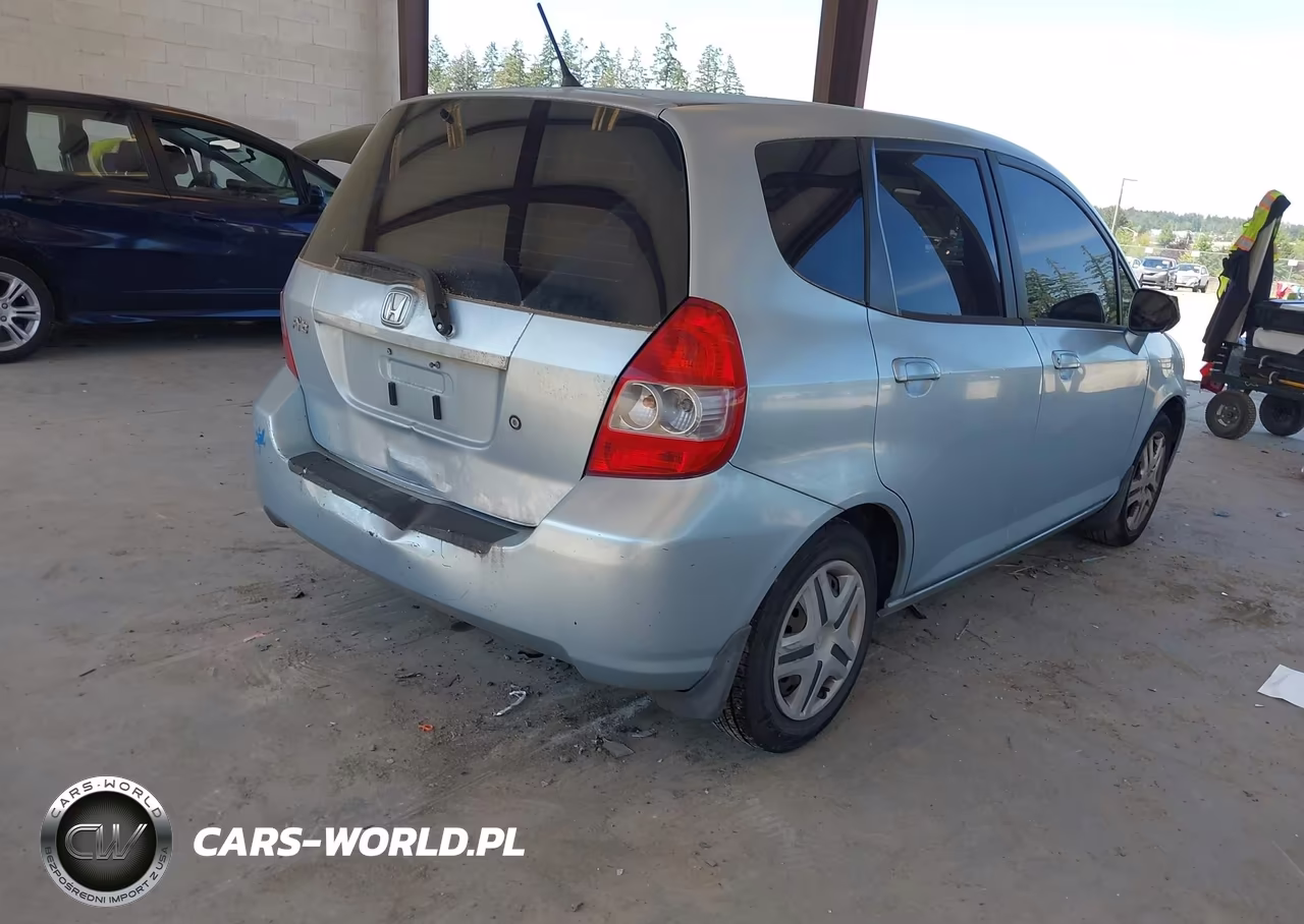 2007 Honda Fit VIN:JHMGD384X7S031183 - 4