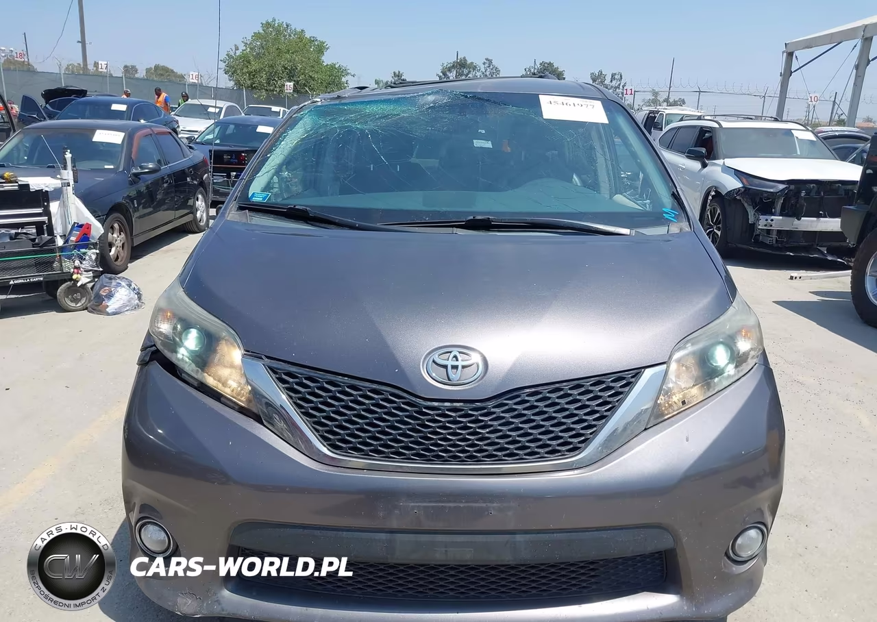 2012 Toyota Sienna Se 8 Passenger VIN:5TDXK3DC2CS276888 - 12