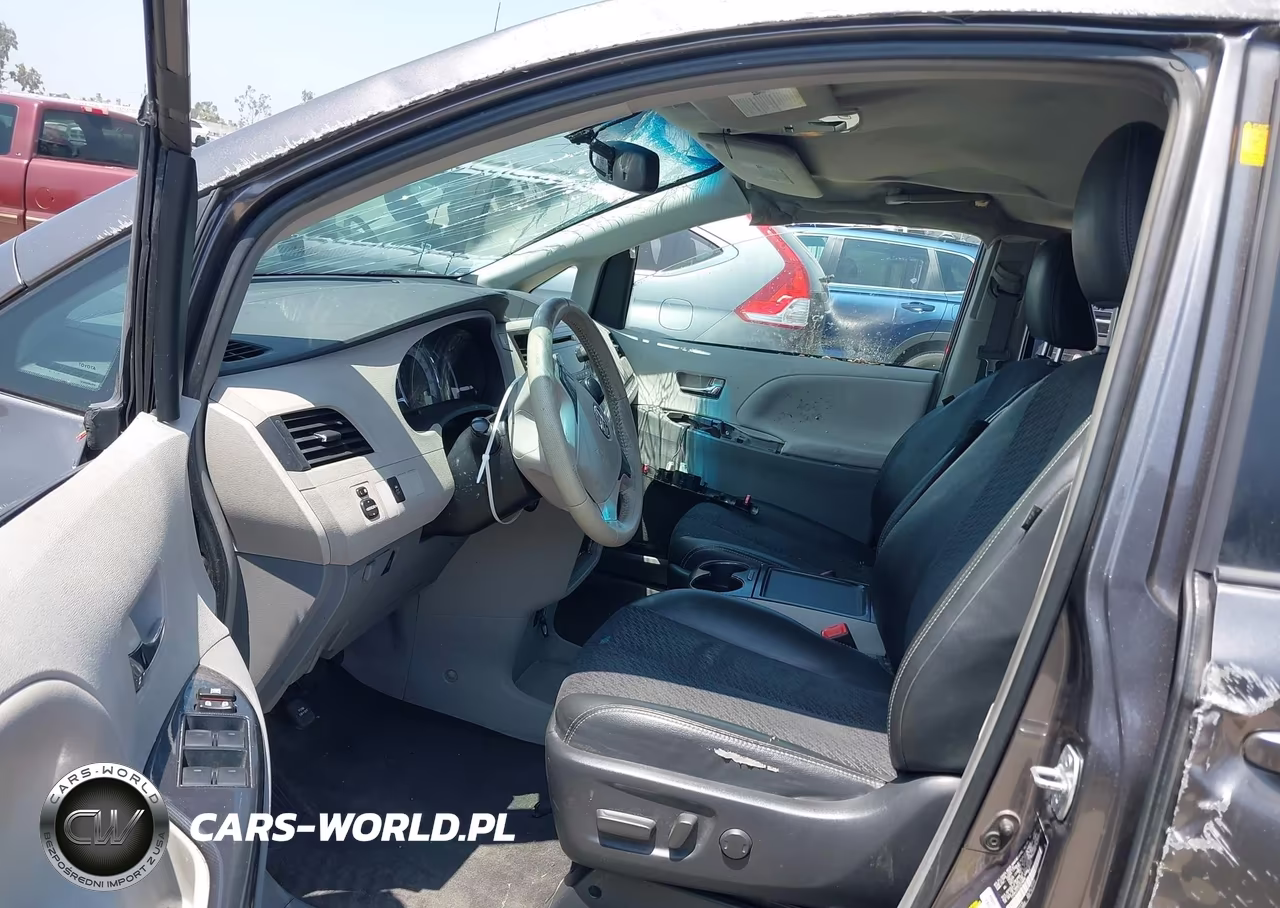 2012 Toyota Sienna Se 8 Passenger VIN:5TDXK3DC2CS276888 - 5
