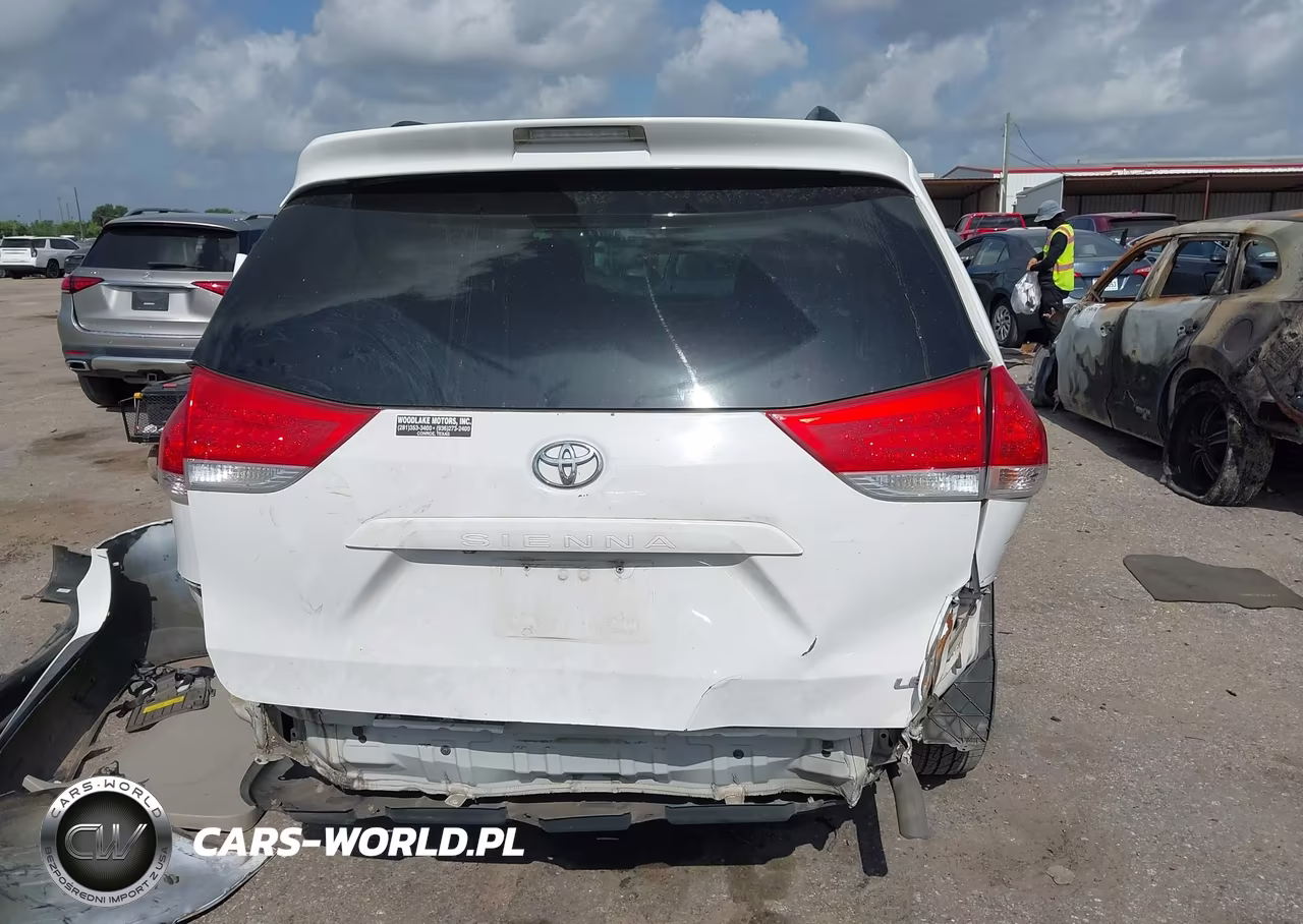 2012 Toyota Sienna Le V6 8 Passenger VIN:5TDKK3DC1CS223786 - 17
