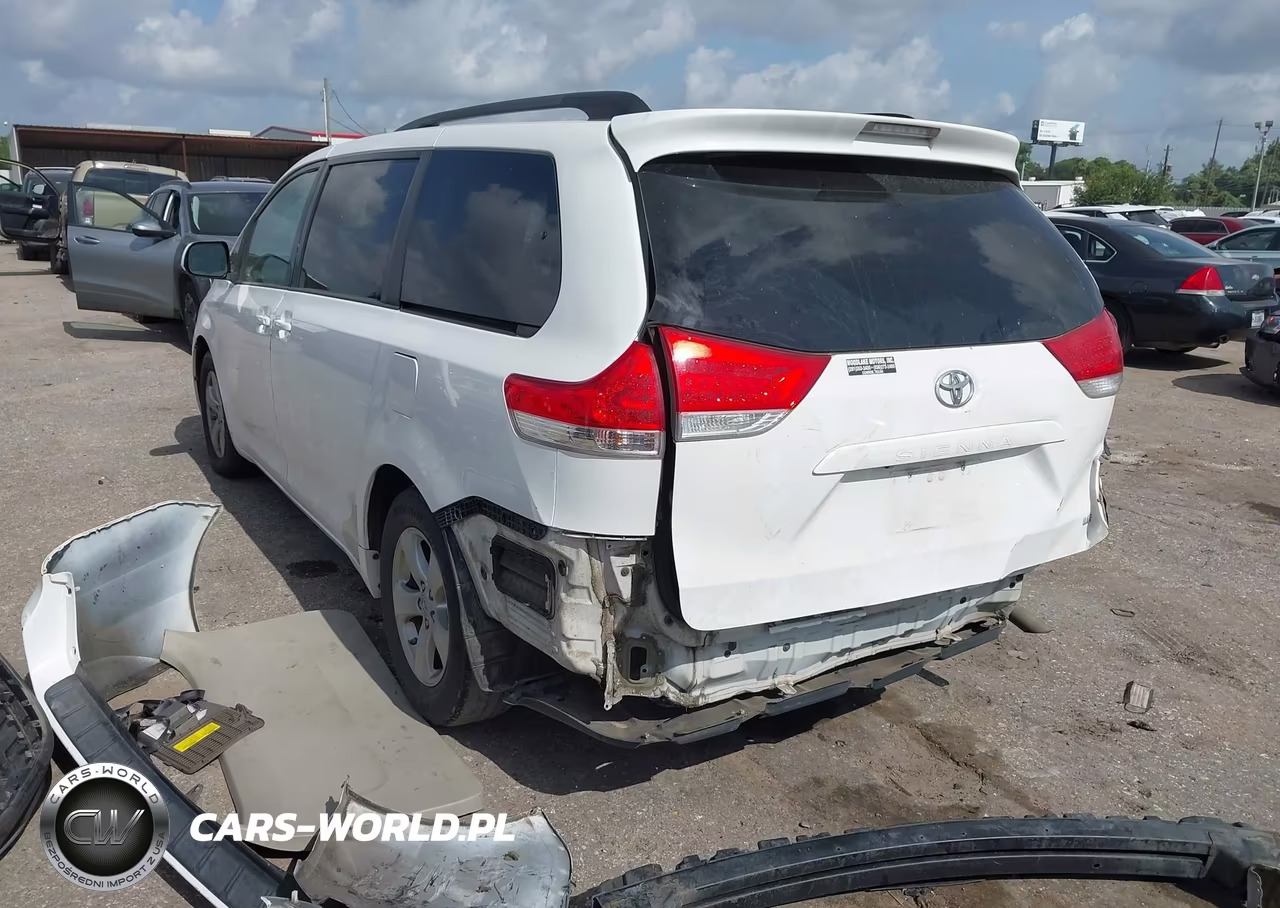 2012 Toyota Sienna Le V6 8 Passenger VIN:5TDKK3DC1CS223786 - 3