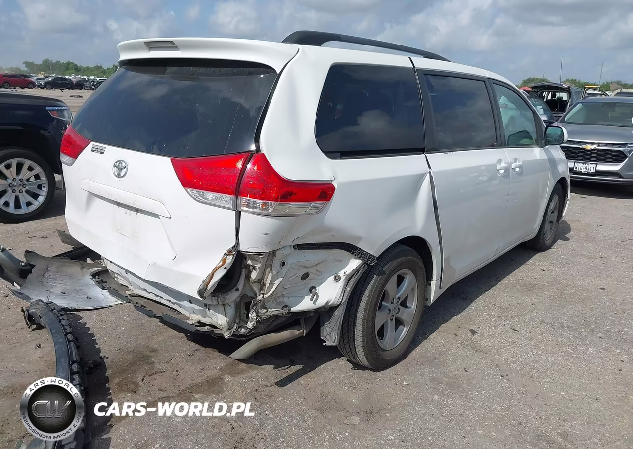 2012 Toyota Sienna Le V6 8 Passenger VIN:5TDKK3DC1CS223786 - 4