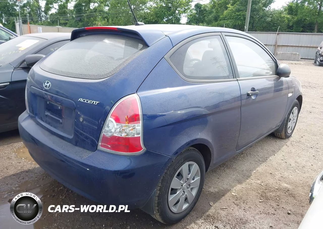 2009 Hyundai Accent Gs VIN:KMHCM36C59U120656 - 4
