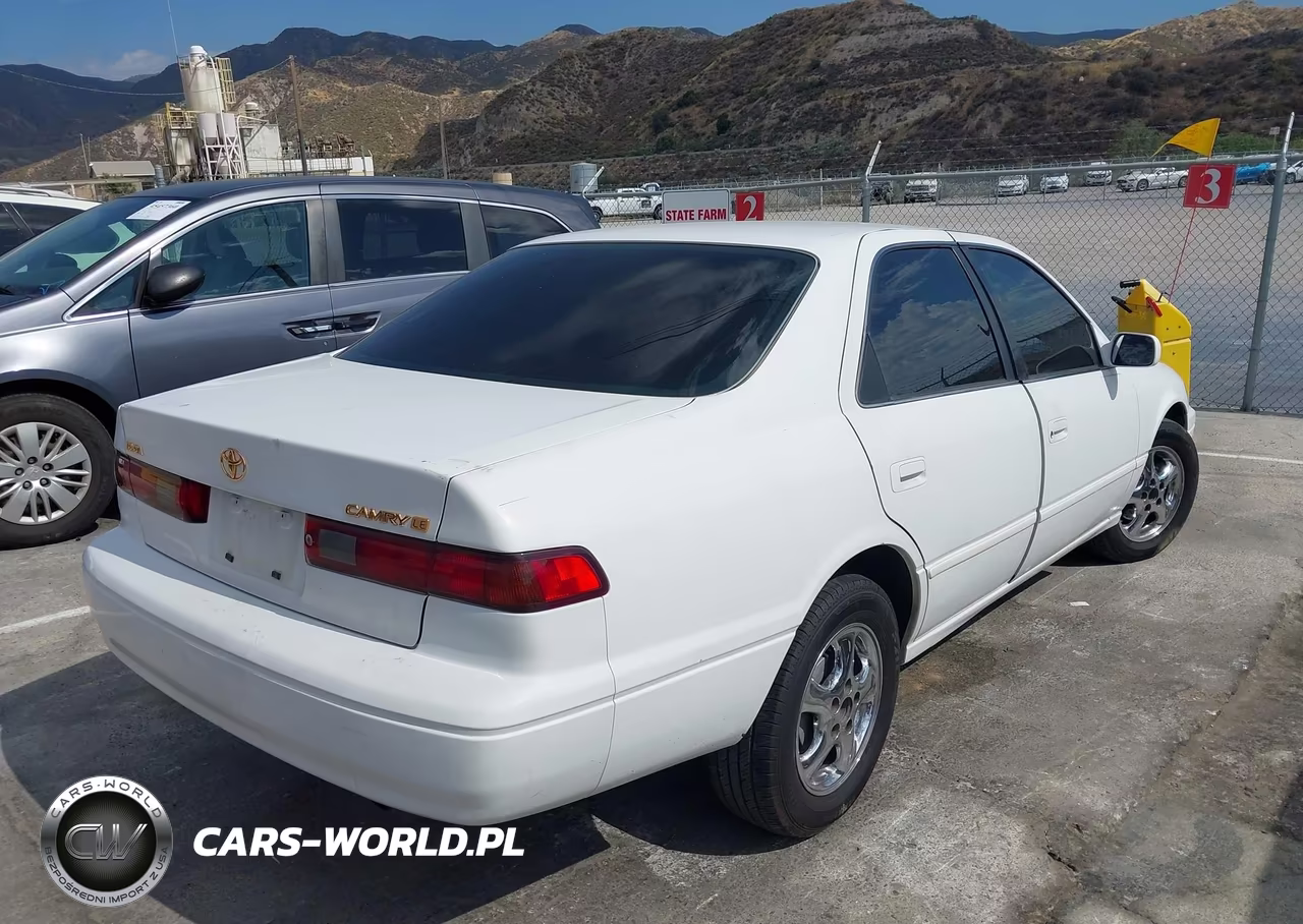 1998 Toyota Camry Le VIN:JT2BG22K2W0154662 - 4