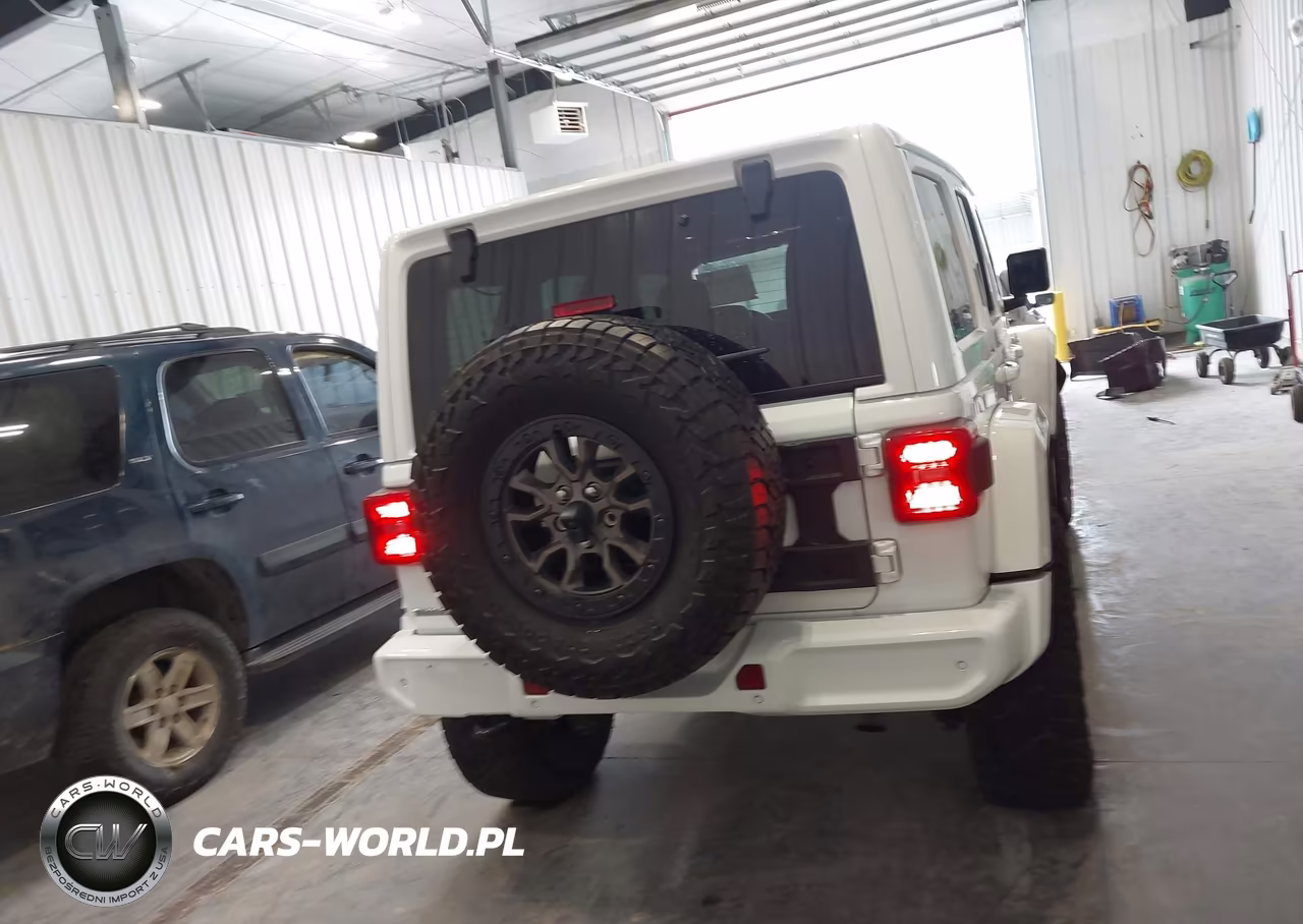 2021 Jeep Wrangler Unlimited High Altitude 4X4 VIN:1C4HJXENXMW519010 - 16