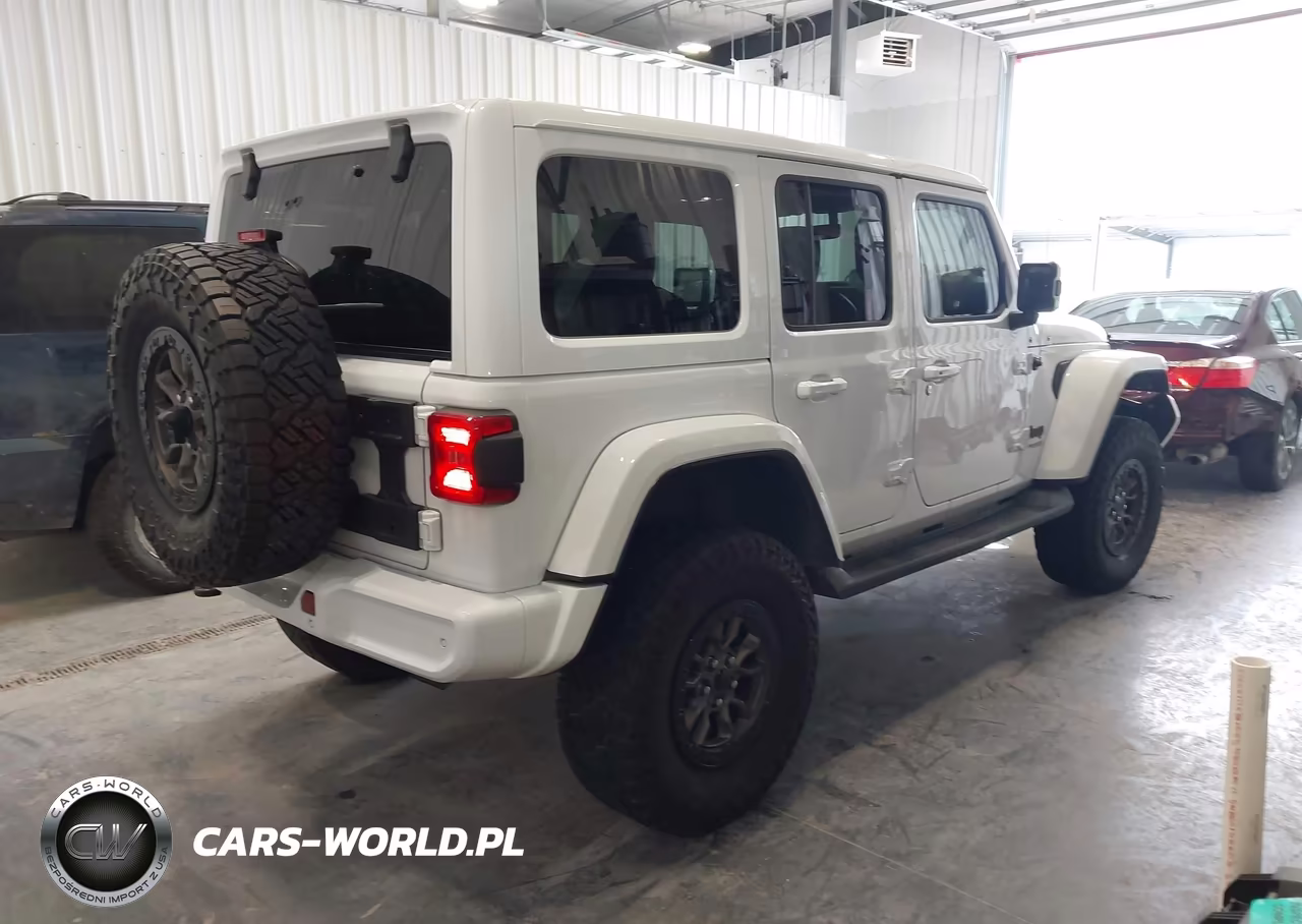 2021 Jeep Wrangler Unlimited High Altitude 4X4 VIN:1C4HJXENXMW519010 - 4