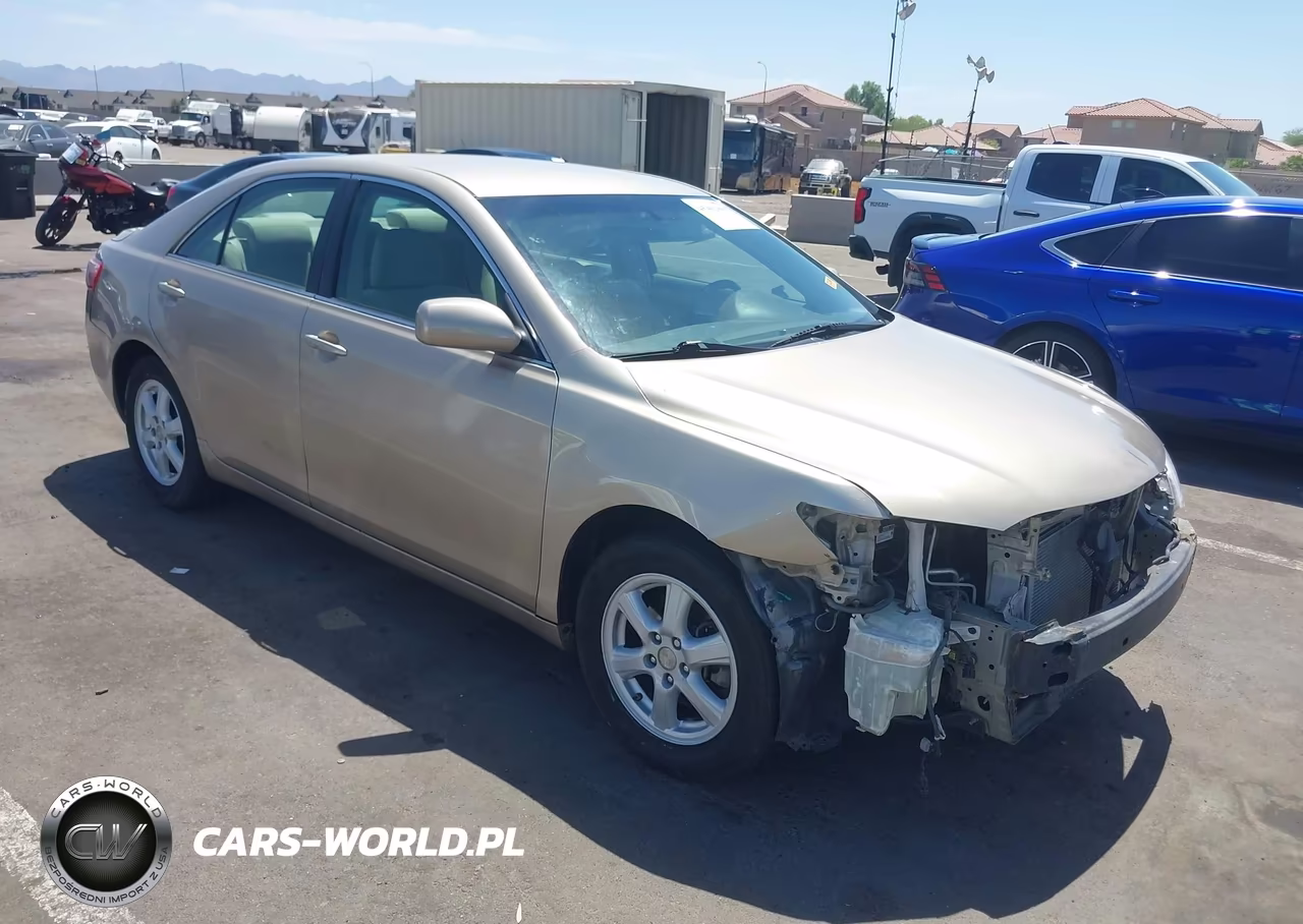 2009 Toyota Camry Le – zdjęcie 1 z 17