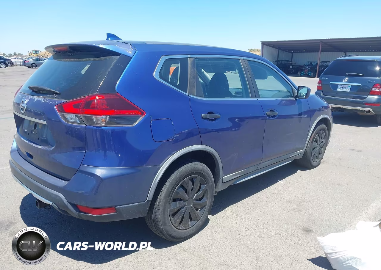 2018 Nissan Rogue S VIN:KNMAT2MT2JP568206 - 4