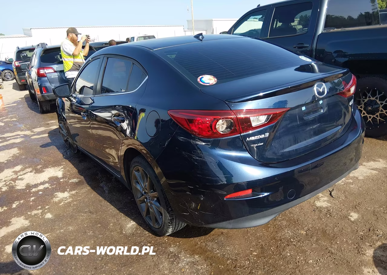 2018 Mazda Mazda3 Touring VIN:3MZBN1V36JM200699 - 3