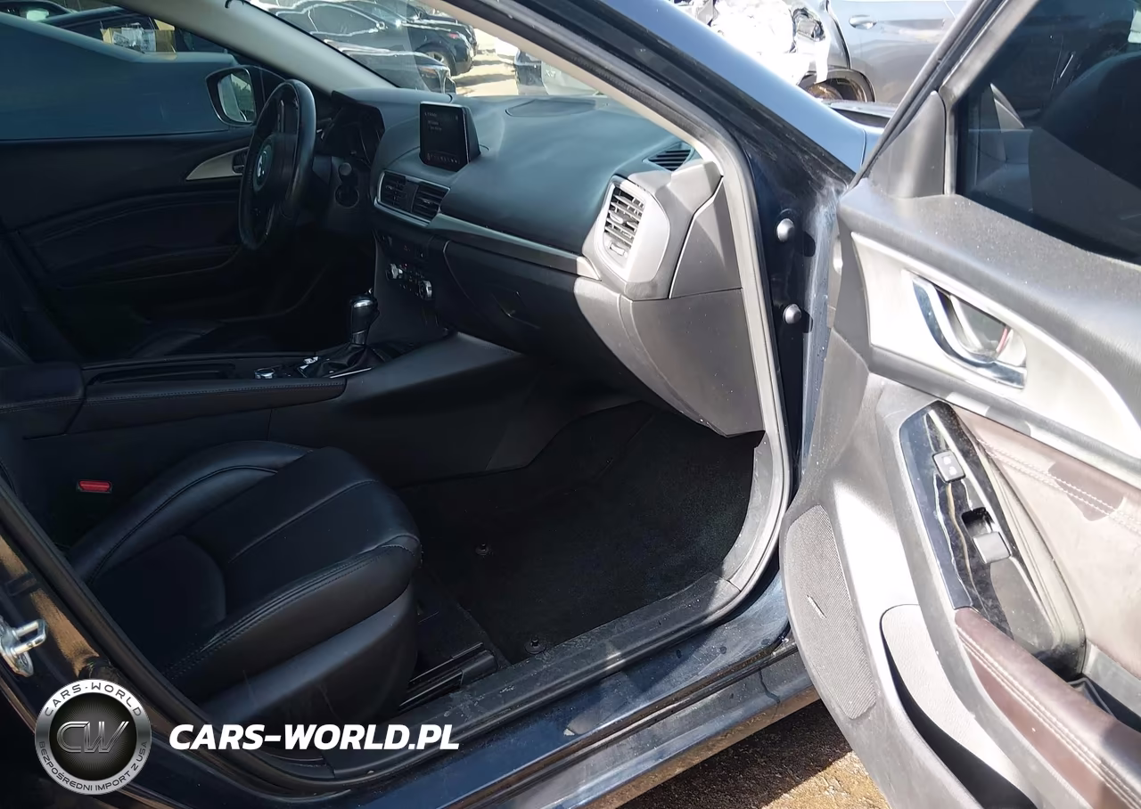 2018 Mazda Mazda3 Touring VIN:3MZBN1V36JM200699 - 5