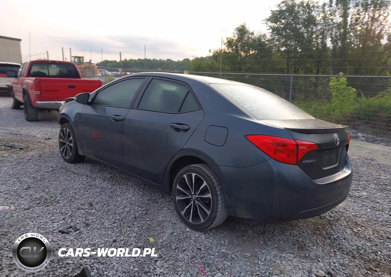 2018 Toyota Corolla Se VIN:5YFBURHE6JP797850 - 3