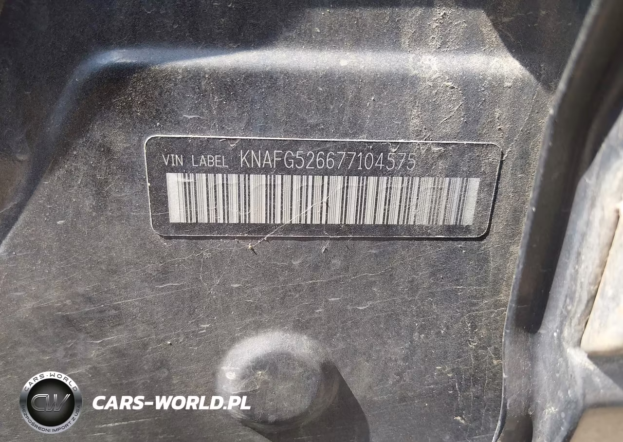 2007 Kia Rondo Ex V6 VIN:KNAFG526677104575 - 9