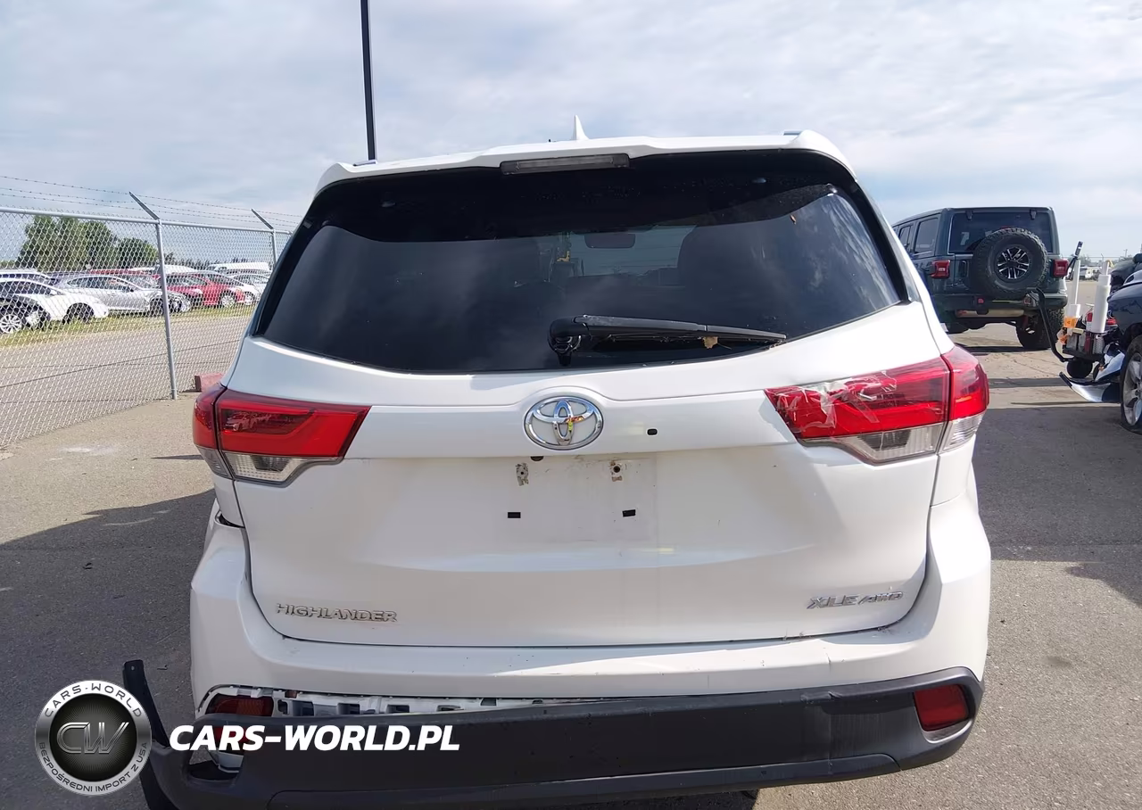 2018 Toyota Highlander Xle VIN:5TDJZRFH2JS550200 - 16
