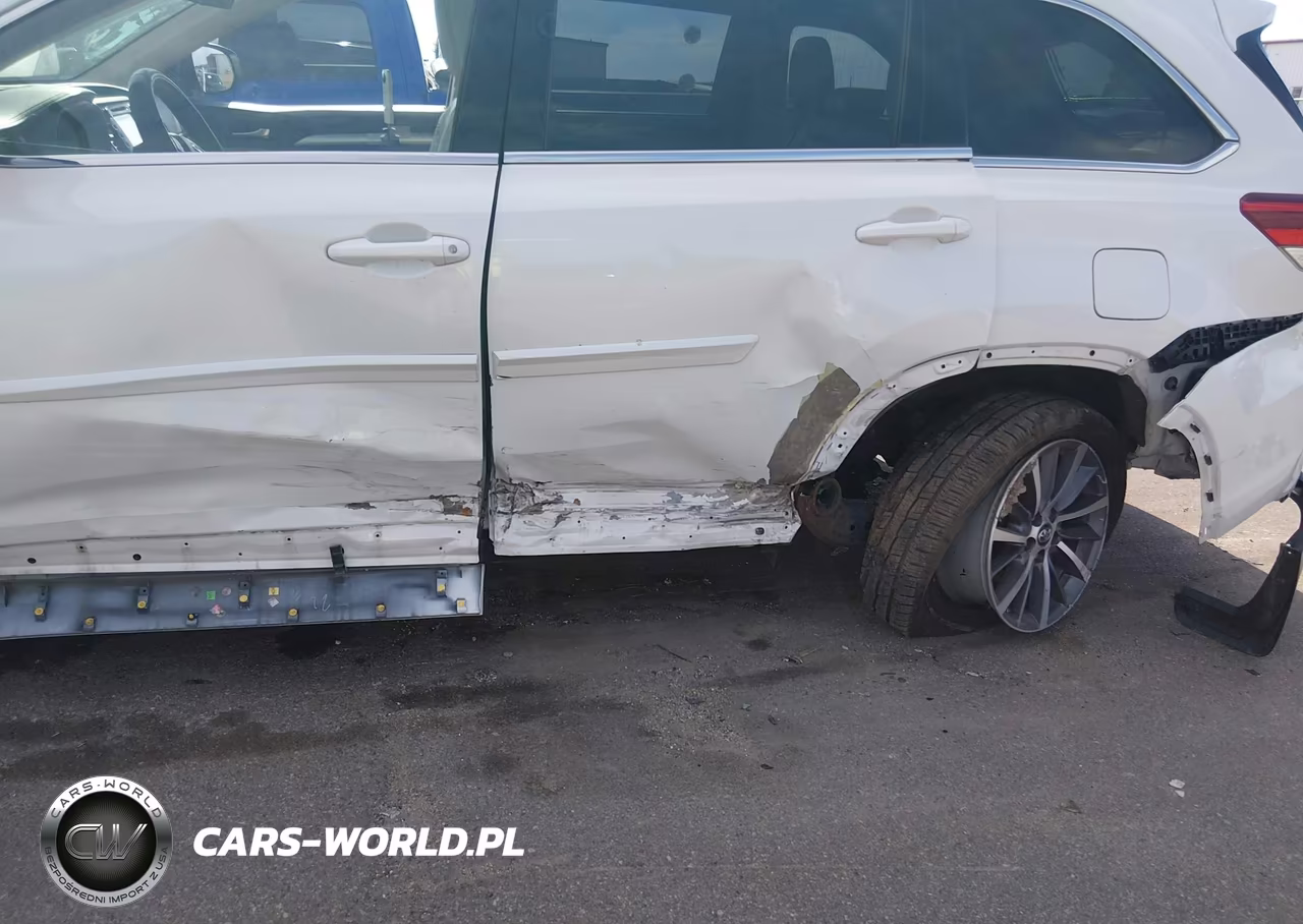 2018 Toyota Highlander Xle VIN:5TDJZRFH2JS550200 - 6