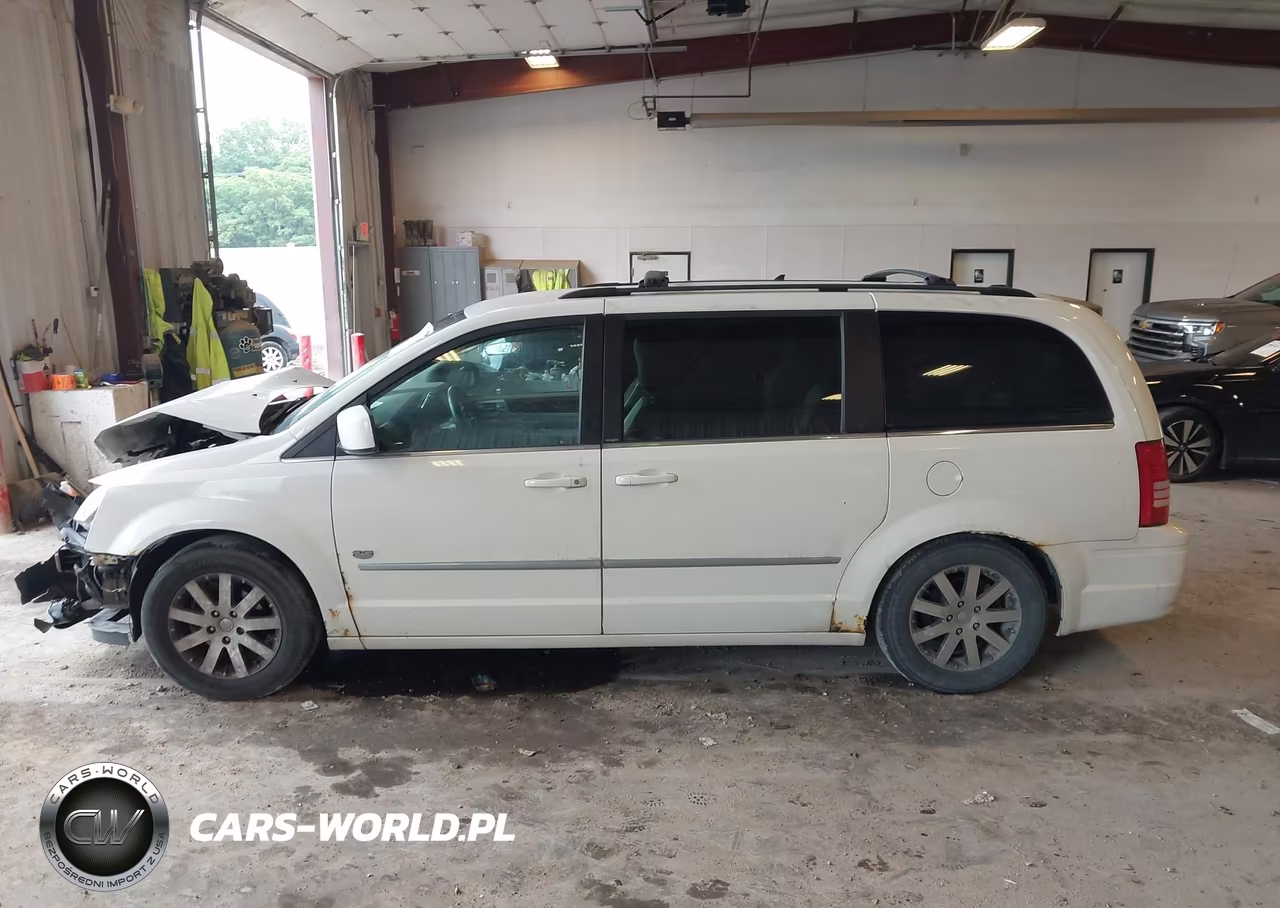 2009 Chrysler Town & Country Touring VIN:2A8HR54109R674864 - 14