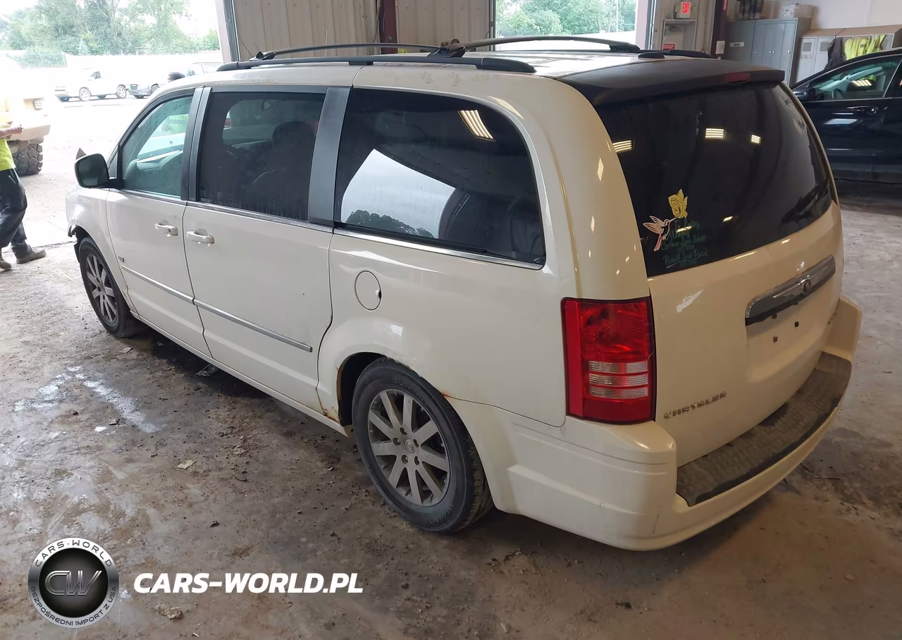 2009 Chrysler Town & Country Touring VIN:2A8HR54109R674864 - 3