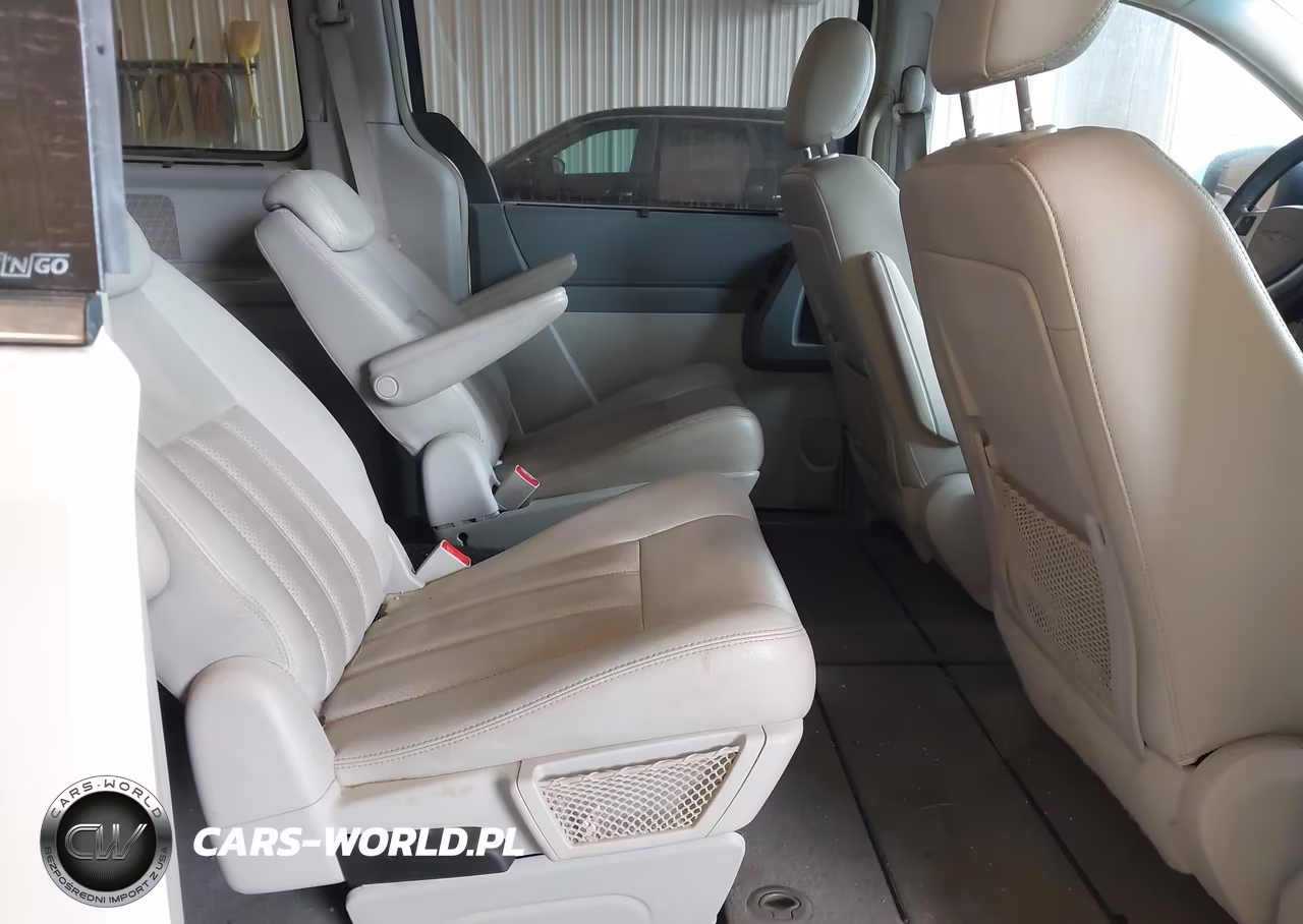 2009 Chrysler Town & Country Touring VIN:2A8HR54109R674864 - 8