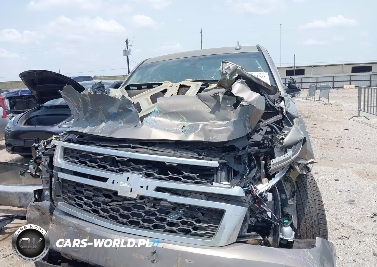 2017 Chevrolet Tahoe Ls VIN:1GNSCAKC5HR133588 - 12