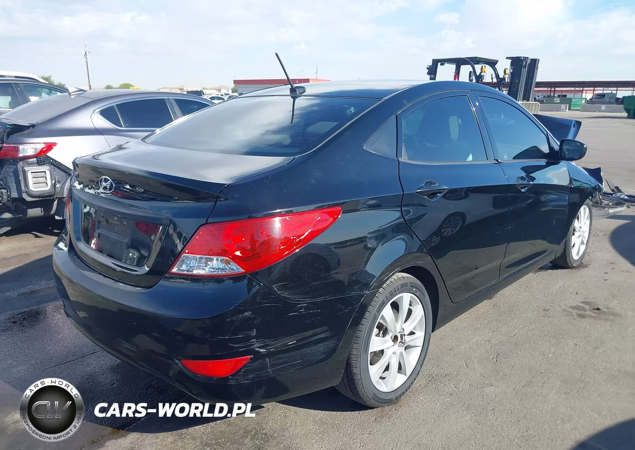 2012 Hyundai Accent Gls VIN:KMHCU4AE2CU137016 - 4