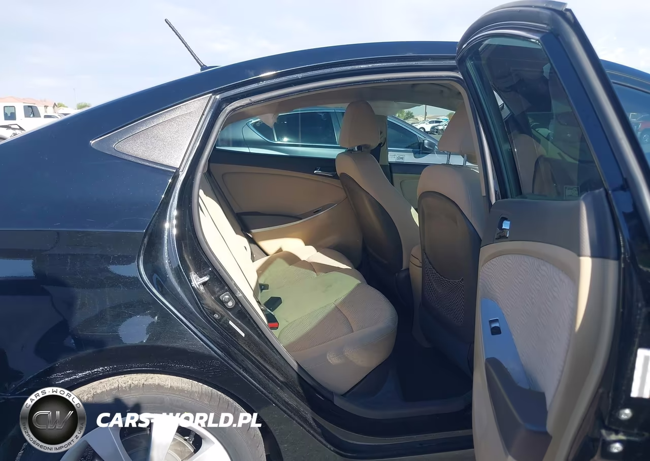 2012 Hyundai Accent Gls VIN:KMHCU4AE2CU137016 - 8