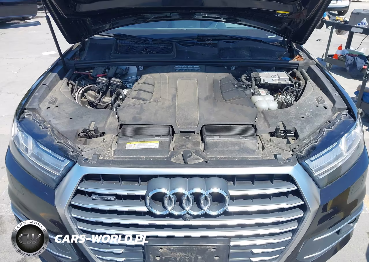 2018 Audi Q7 3.0T Premium VIN:WA1VAAF72JD029727 - 10
