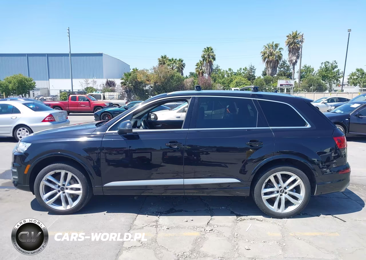 2018 Audi Q7 3.0T Premium VIN:WA1VAAF72JD029727 - 14