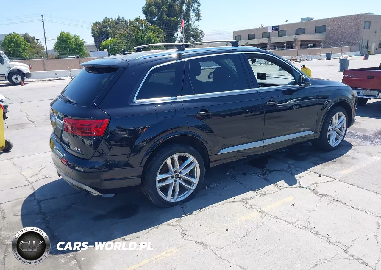 2018 Audi Q7 3.0T Premium VIN:WA1VAAF72JD029727 - 4