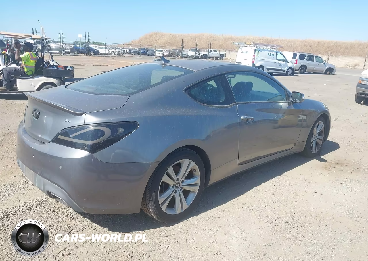 2011 Hyundai Genesis 3.8 Grand Touring VIN:KMHHU6KH2BU046014 - 4
