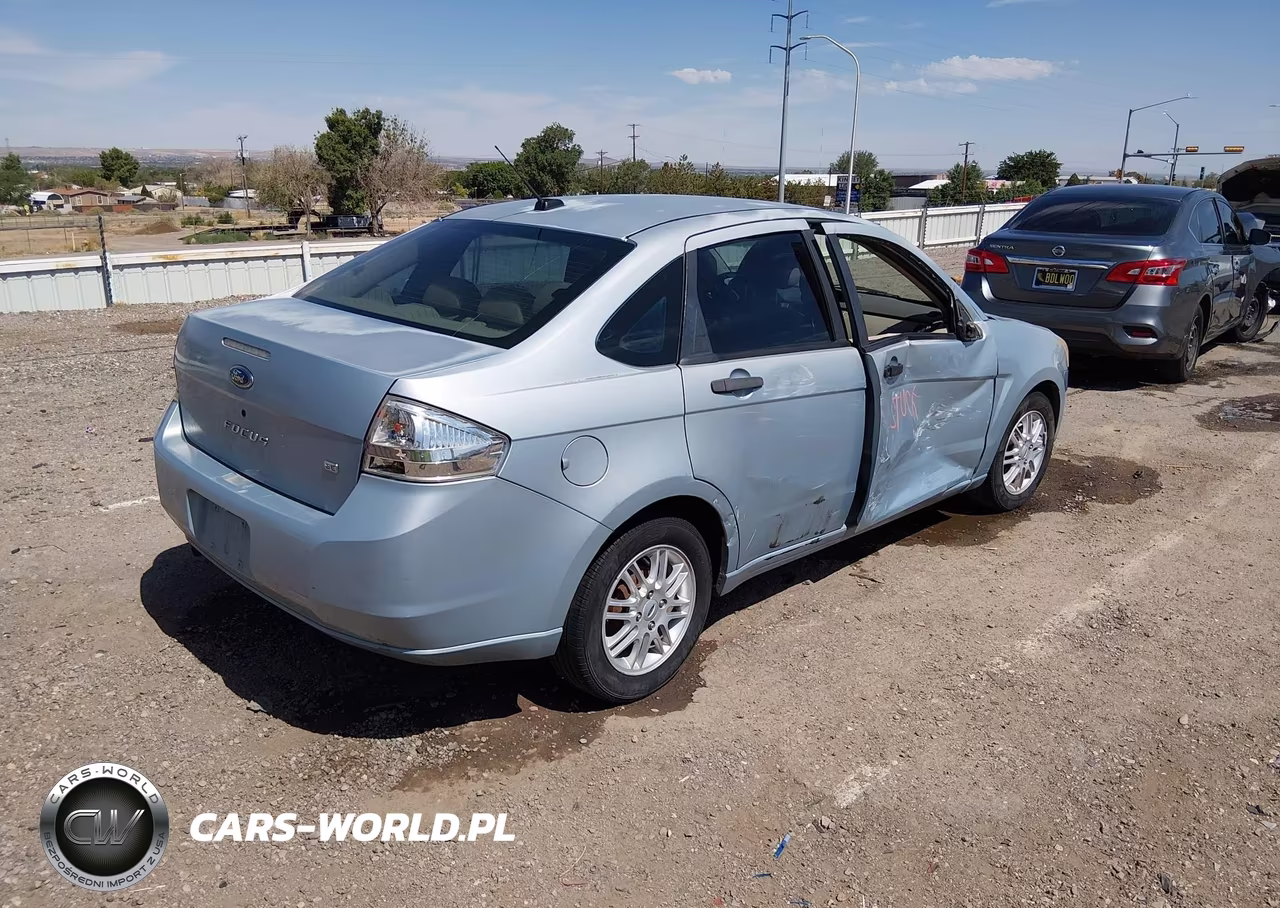 2009 Ford Focus Se VIN:1FAHP35N49W149063 - 4