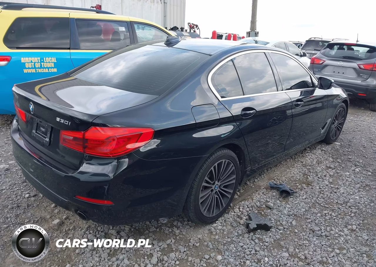 2019 BMW 530I VIN:WBAJA5C53KWW07660 - 4