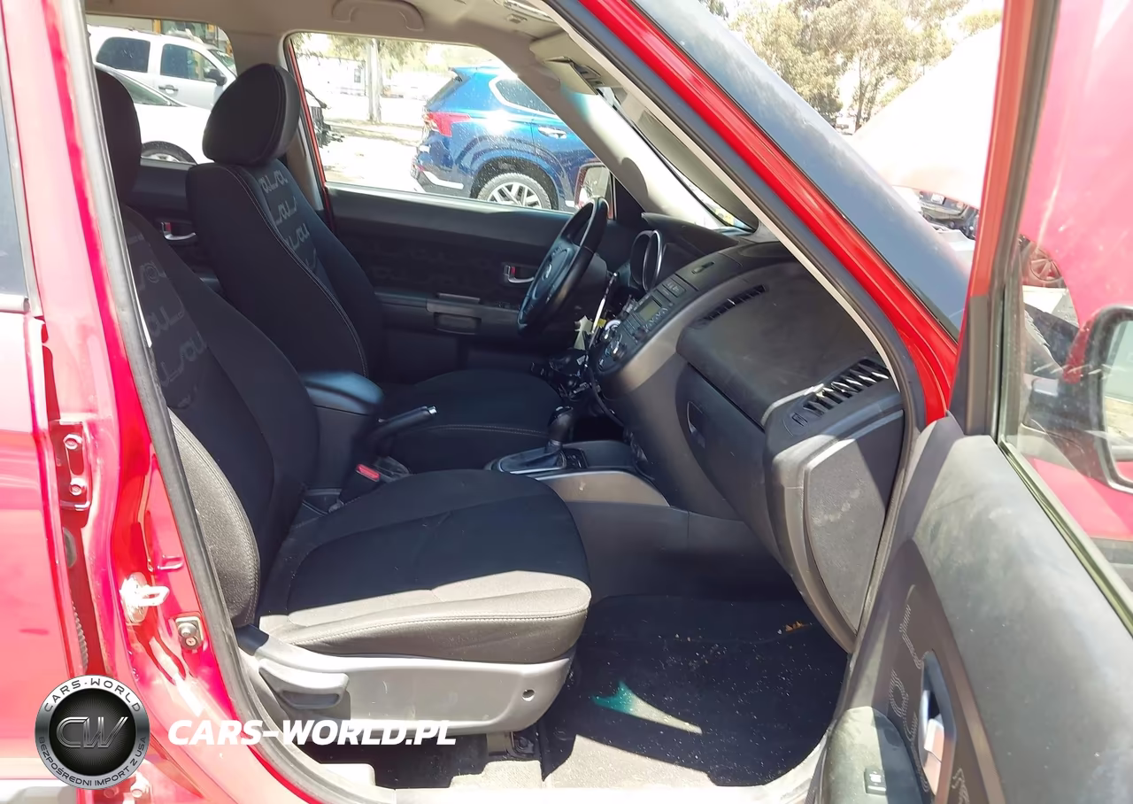 2013 Kia Soul + VIN:KNDJT2A65D7555825 - 5