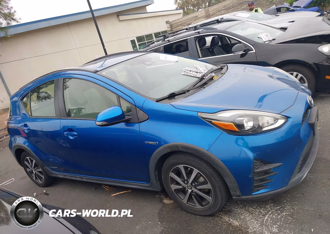 2018 Toyota Prius C One VIN:JTDKDTB37J1601116 - 14
