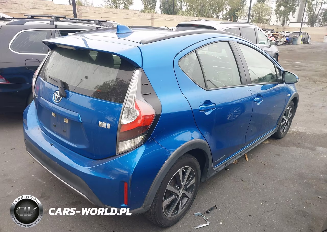 2018 Toyota Prius C One VIN:JTDKDTB37J1601116 - 4