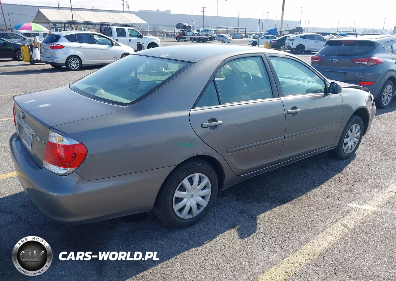 2005 Toyota Camry Le VIN:4T1BE32K05U527333 - 4